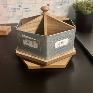 NWT Rae Dunn rotating pencil caddy